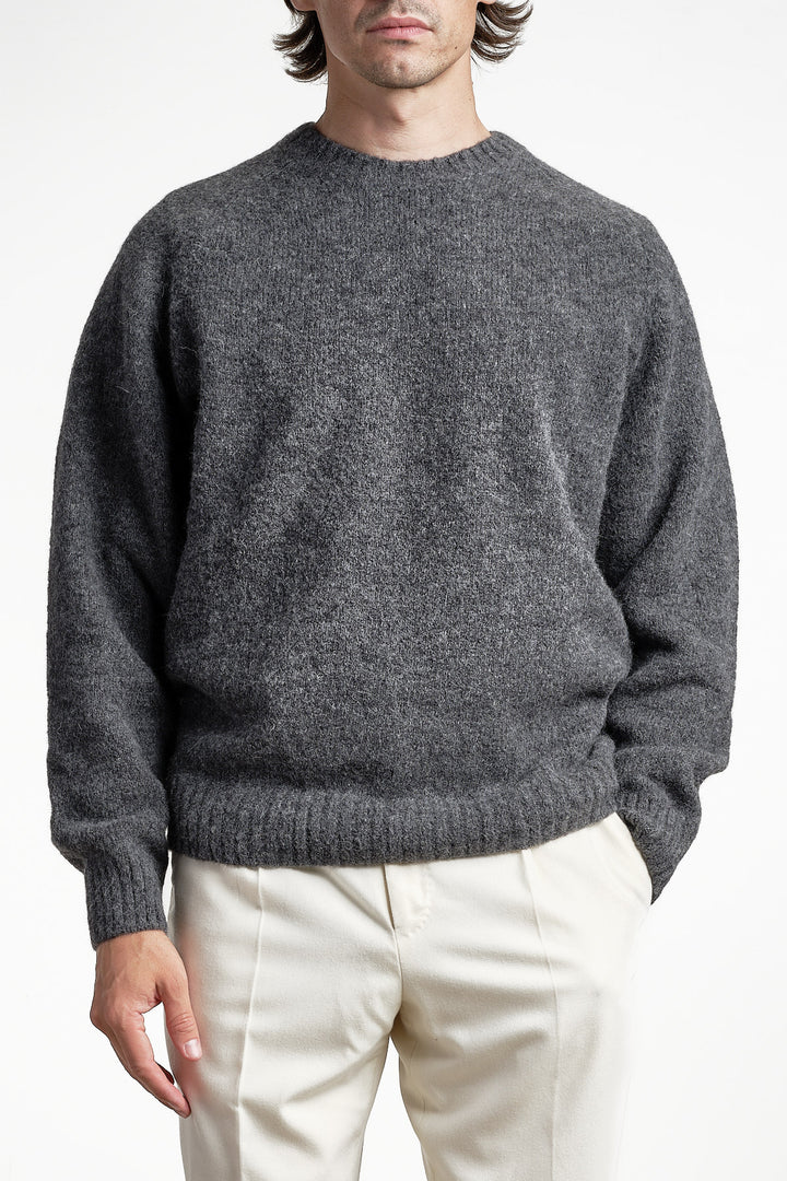 Luxury Alpaca Crewneck Sweater Graphite – Filippo De Laurentiis, framifrån