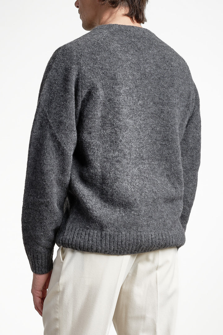 Luxury Alpaca Crewneck Sweater Graphite – Filippo De Laurentiis, snett bakifrån