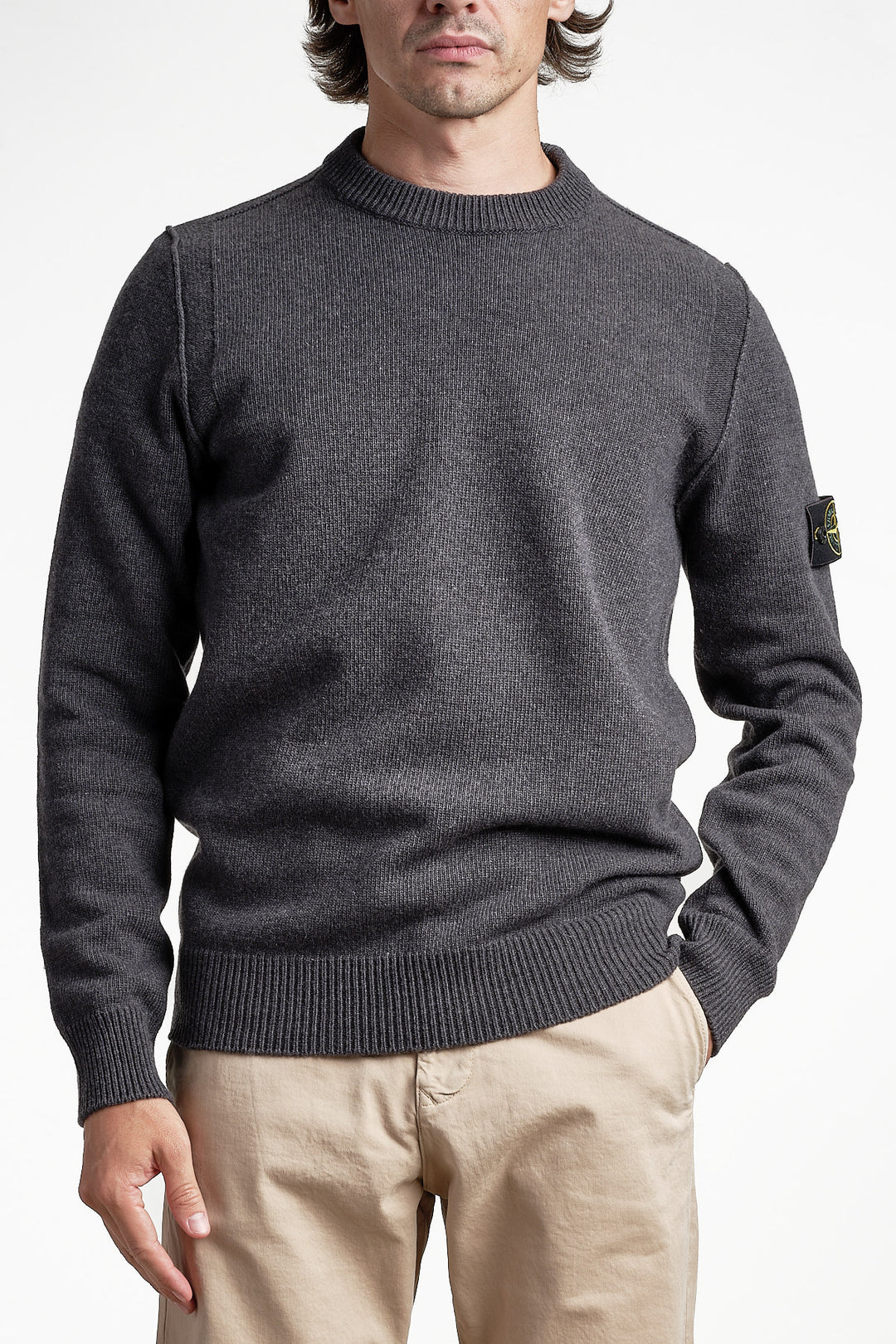 Lambswool Crew Neck Knit Lead Grey – Stone Island, detalj