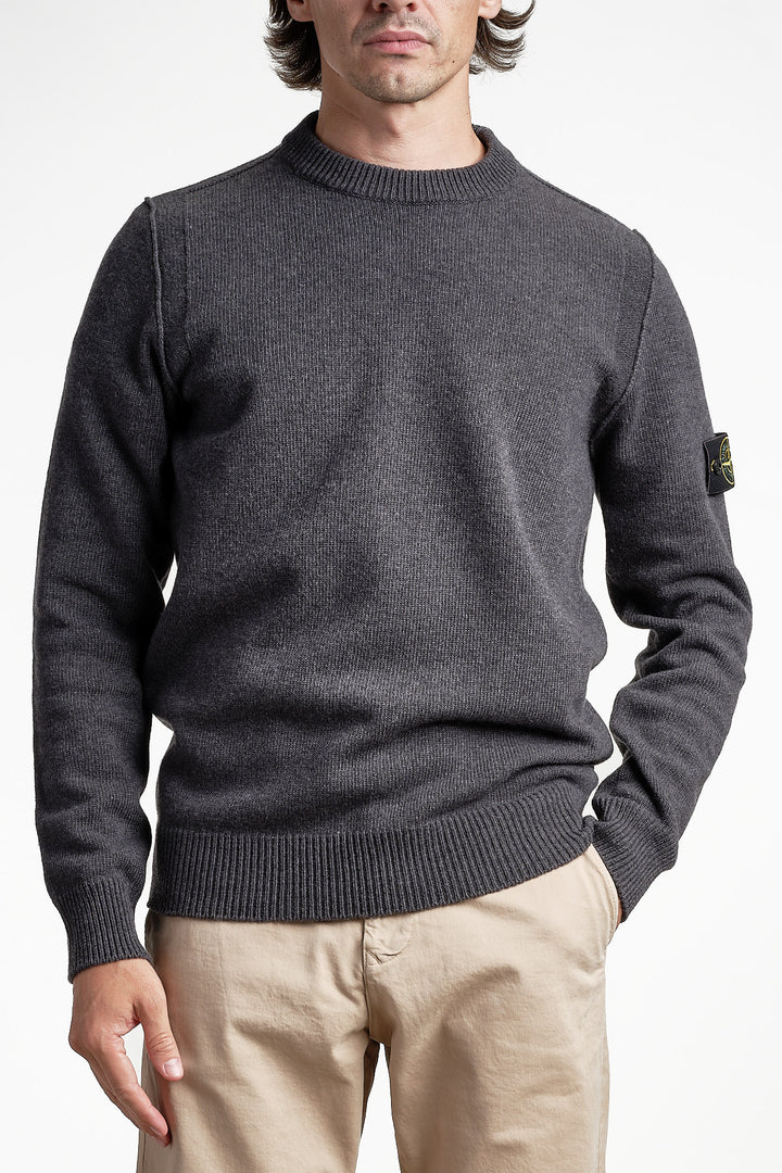 Lambswool Crew Neck Knit Lead Grey – Stone Island, detalj