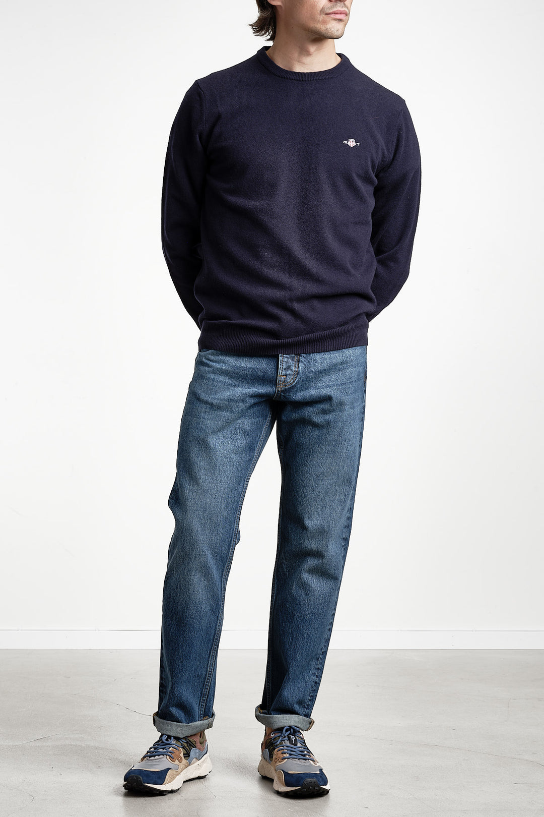 Superfine Lambswool Crewneck Marine – GANT, bakifrån