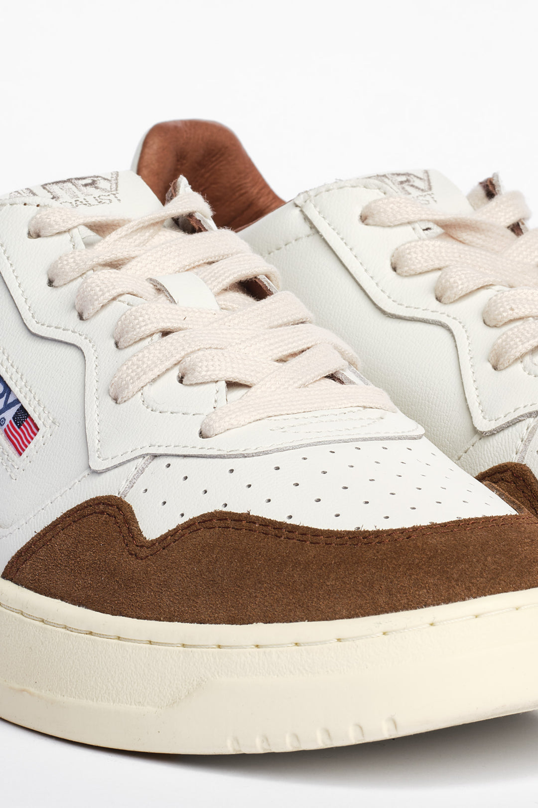 Medalist Low Man Softleather/Suede White/Tundra