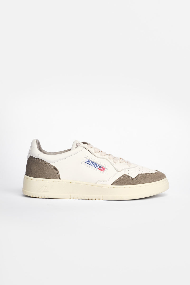 Medalist Goat Suede Sneaker HVID/GRÅ