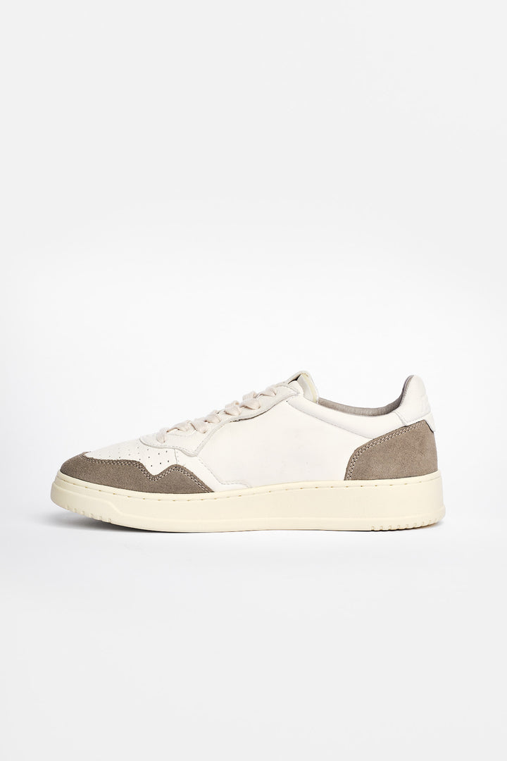 Medalist Goat Suede Sneaker HVID/GRÅ