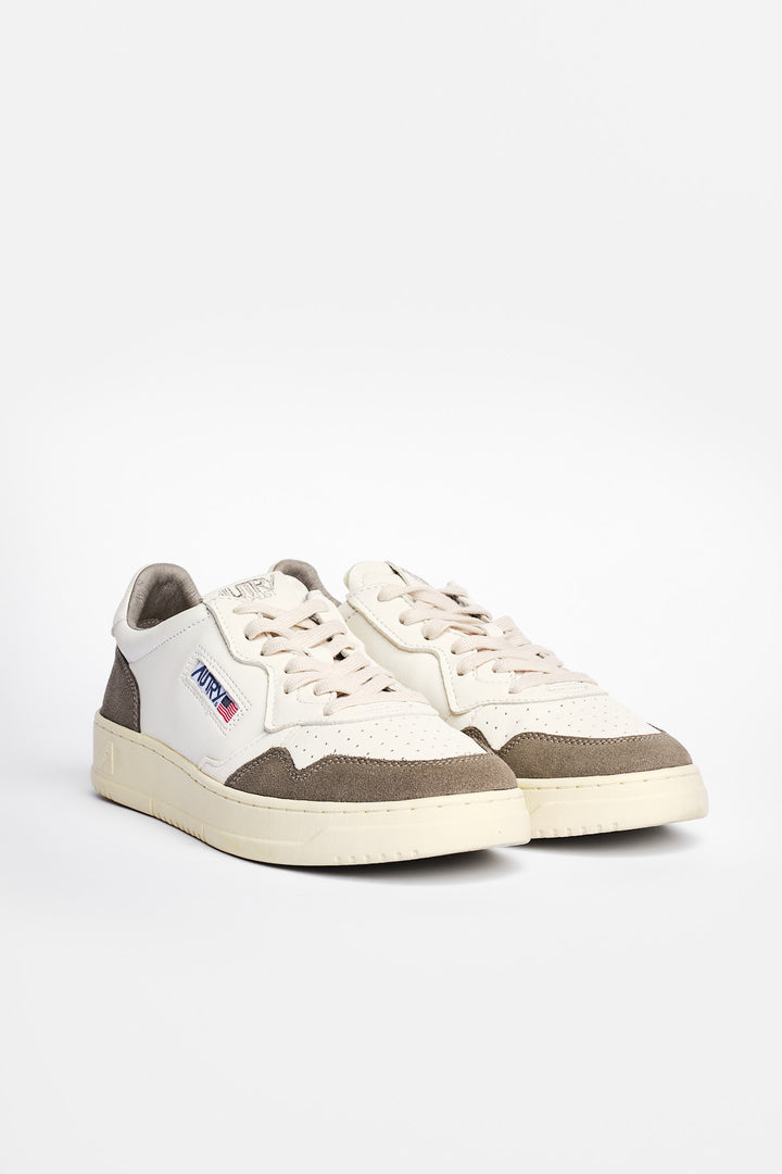 Medalist Goat Suede Sneaker HVID/GRÅ