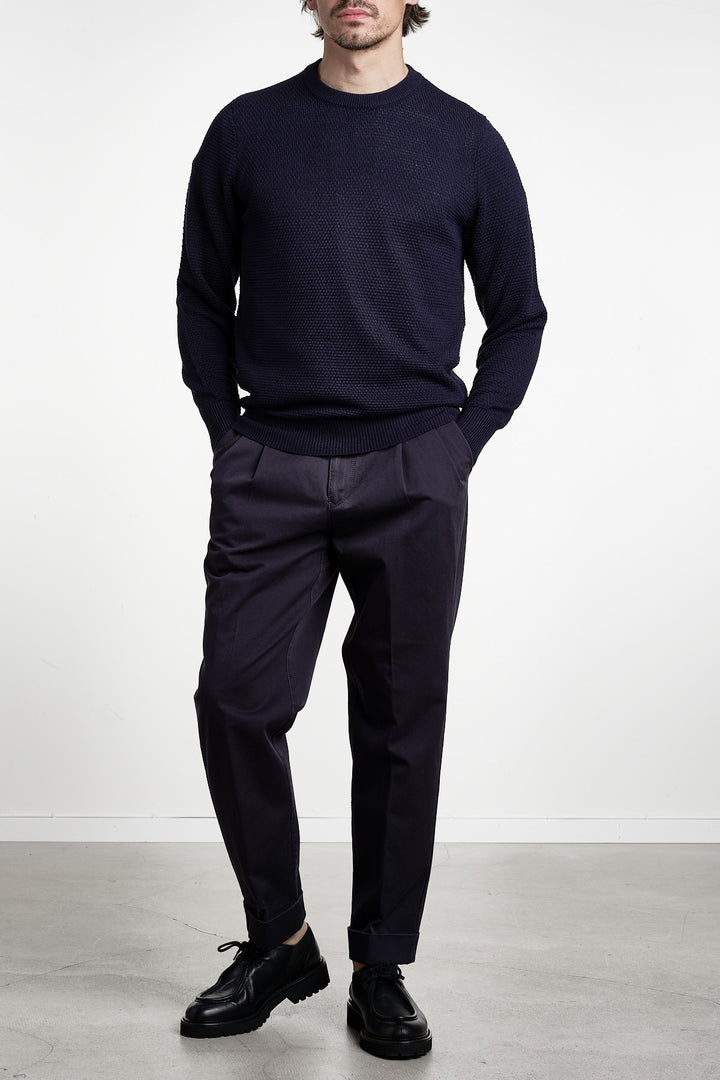 Grana Di Riso Crewneck Sweater Blue/Navy – Jupiter, helfigur framifrån