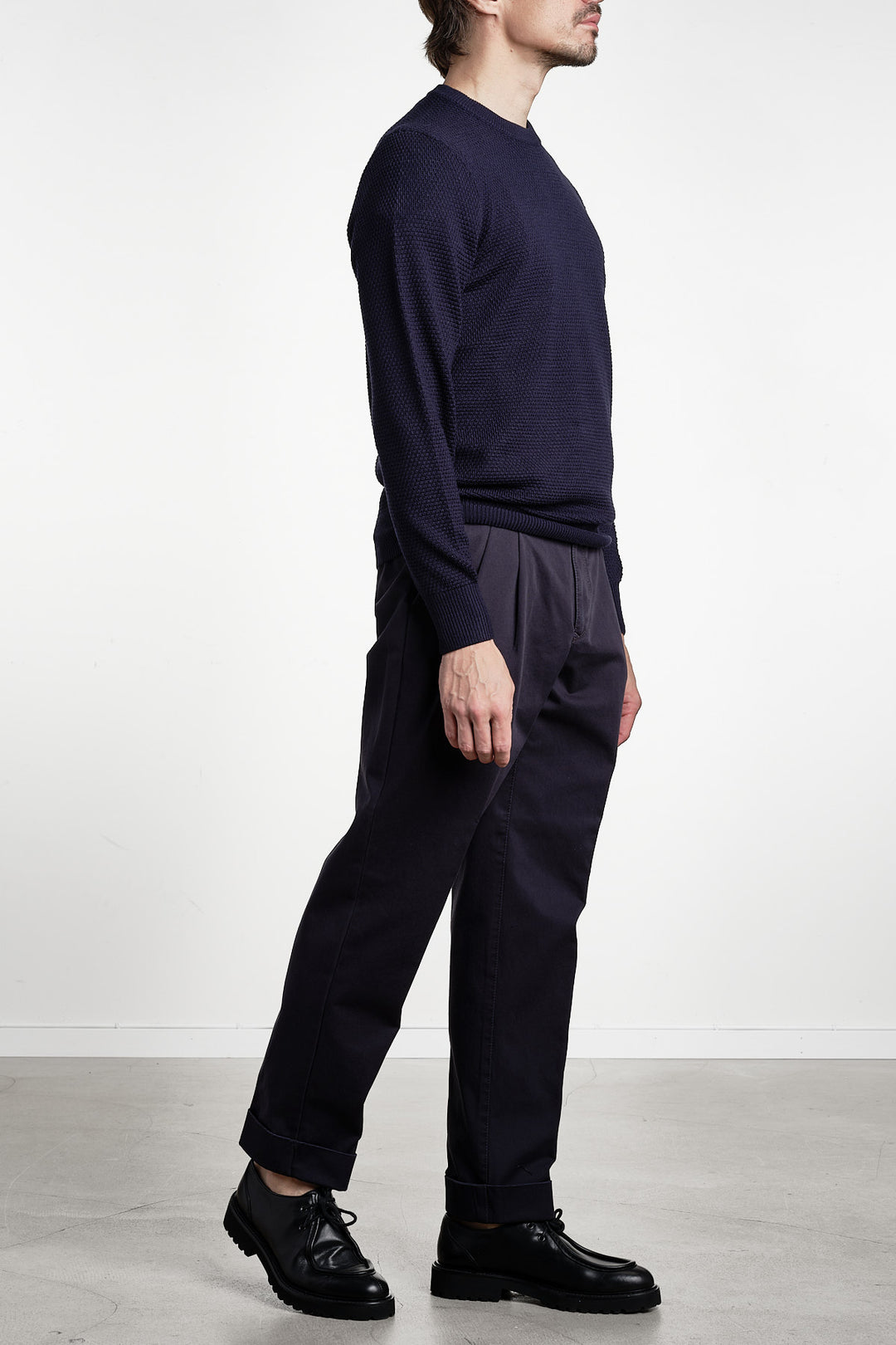 Grana Di Riso Crewneck Sweater Blue/Navy – Jupiter, helfigur från sidan