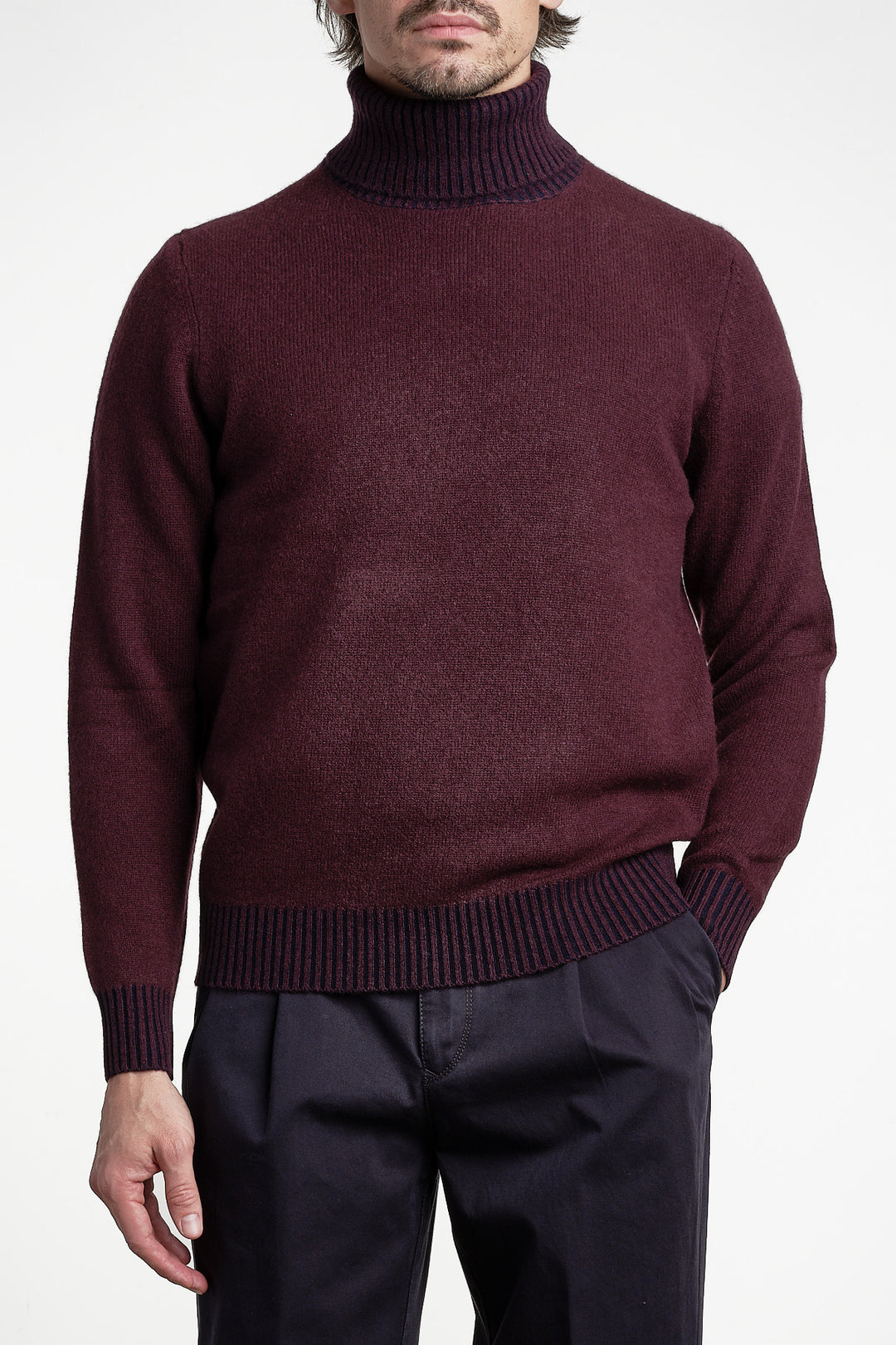 Luxury Wool Rollneck Bordeaux – Jupiter, framifrån