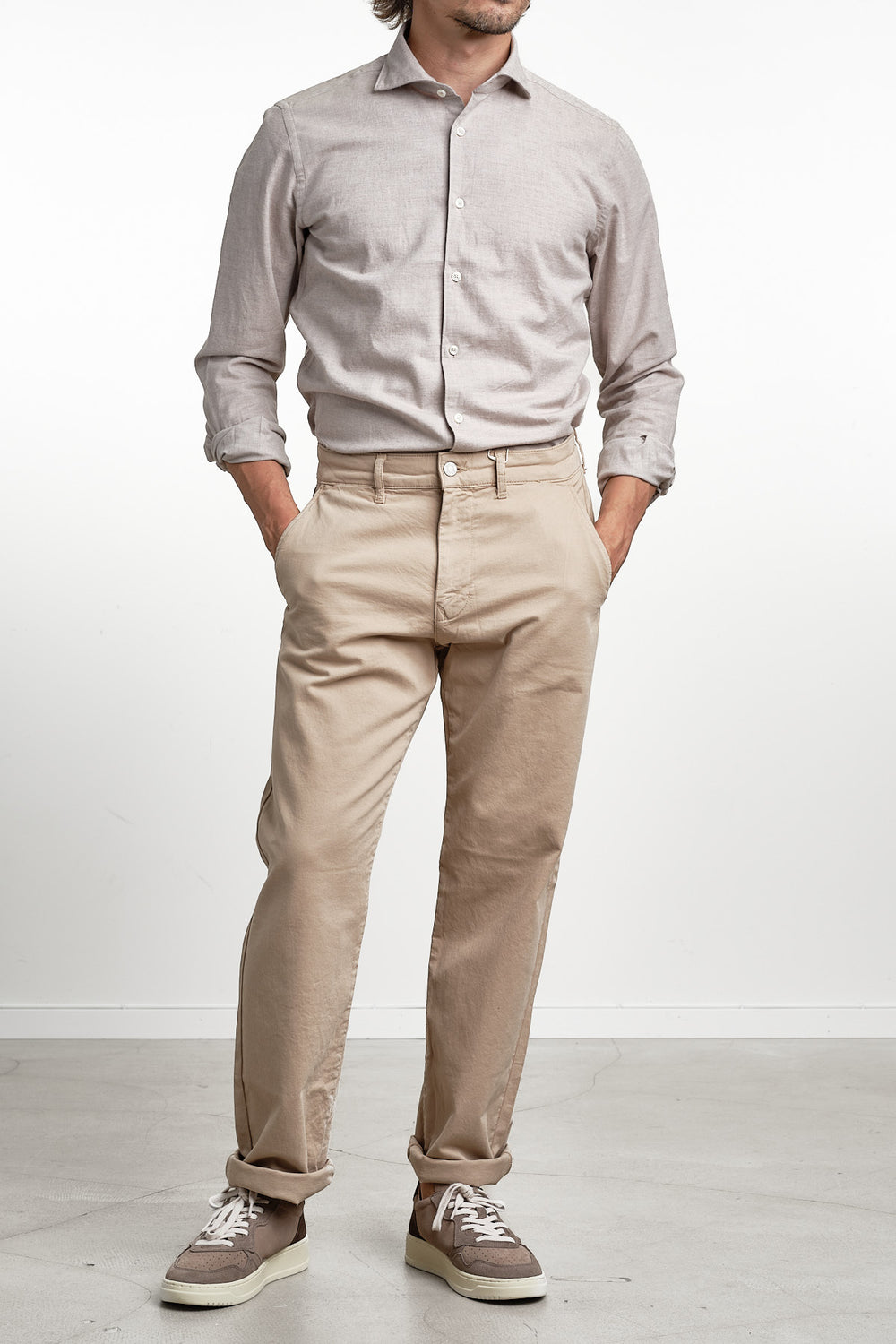Yarn Dyed Flannel Shirt Beige – Xacus, helbild med handen i fickan