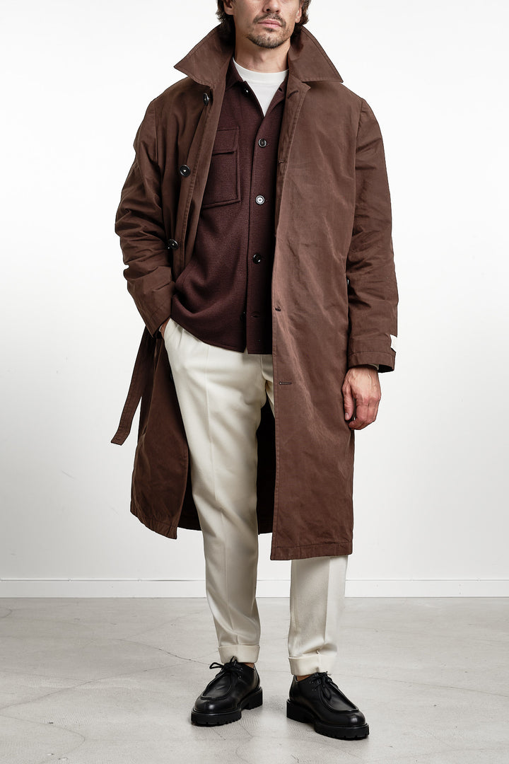 Mustang Oversized Cotton Coat Dark Brown – Massimo Alba, helbild med handen i fickan