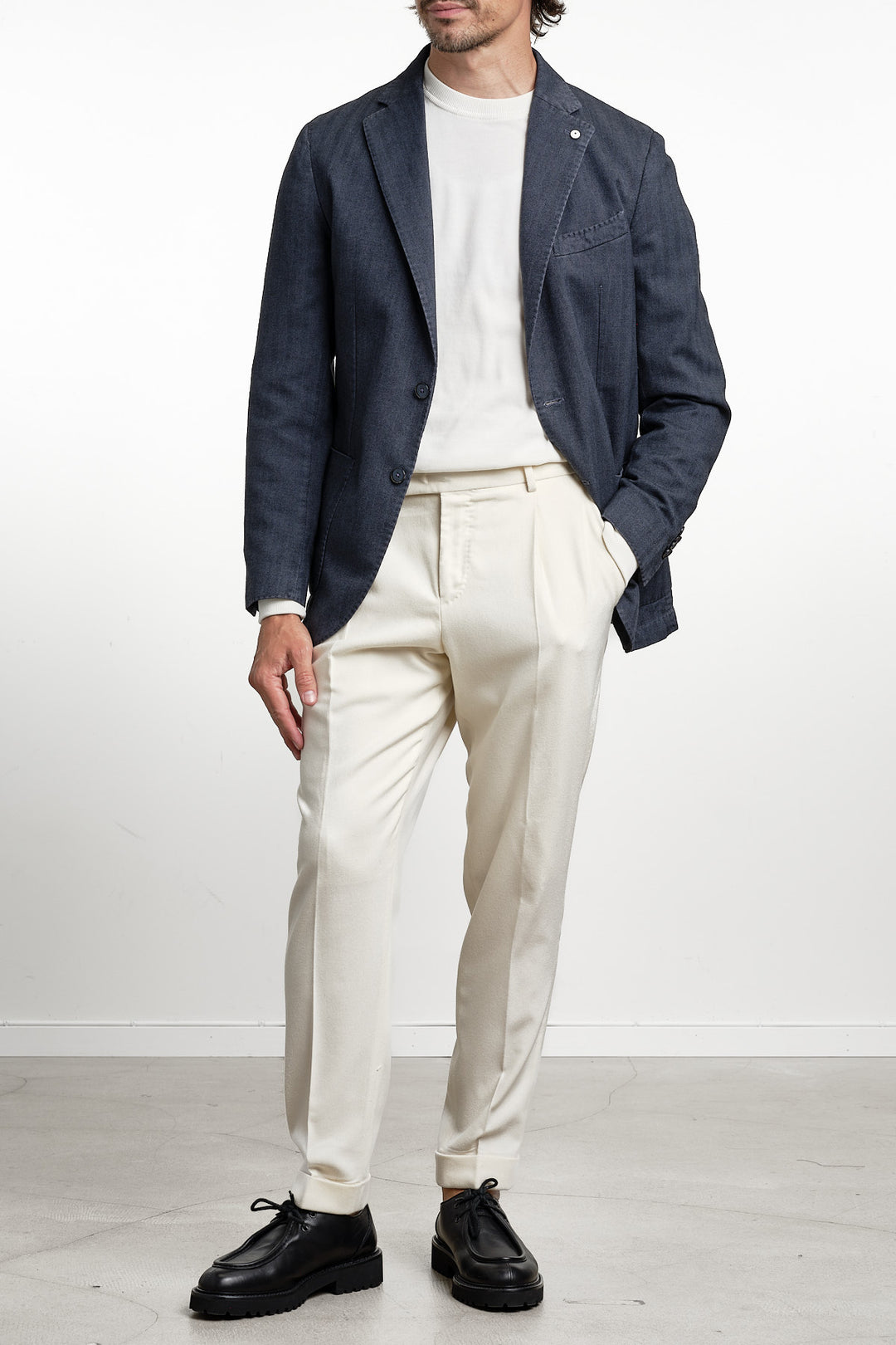 Cotton Garment Dyed Herringbone Blazer Navy – L.B.M. 1911, bakifrån