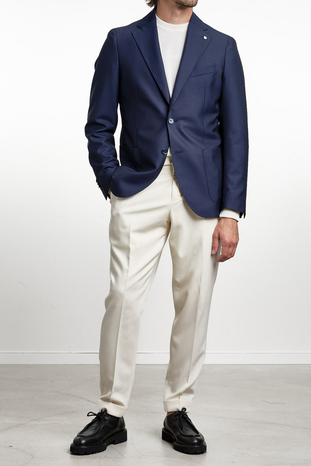 Luxury Wool Blazer Blue – L.B.M. 1911, helbild med handen i fickan