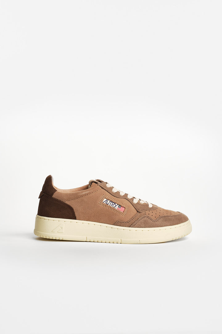 Medalist Tricolor Suede Sneaker Cotto/Antilope/Taupe – Autry, sidan