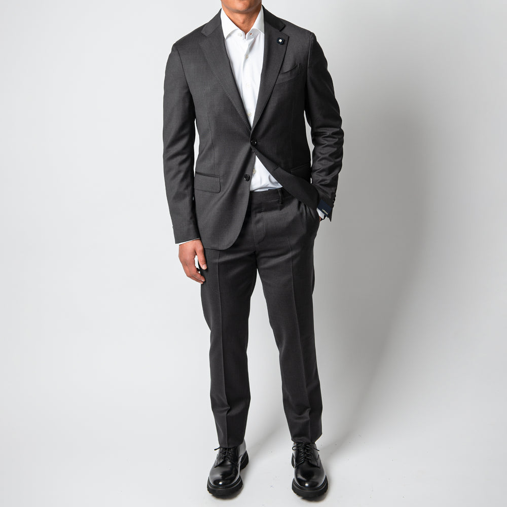 MAN WOVEN JACKET SPECIAL LINE DARK GREY – LARDINI, helbild på modell framifrån med öppen kavaj