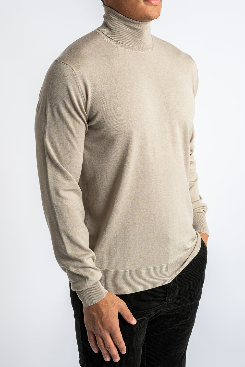 LUXURY WOOL TURTLE NECK GREIGE