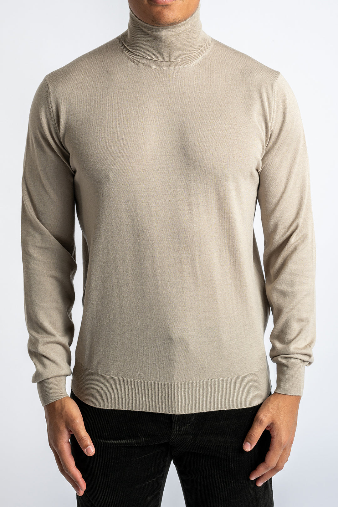 LUXURY WOOL TURTLE NECK GREIGE