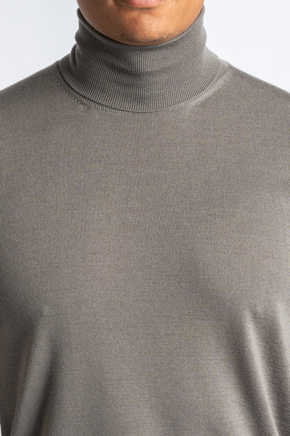 LUXURY WOOL TURTLE NECK TORTORA