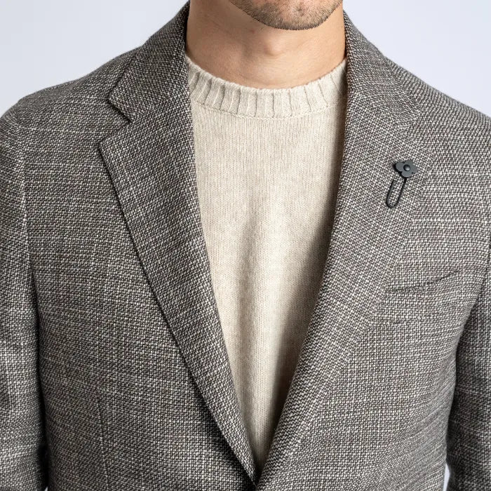 Single Breasted Wool Silk Blazer. Brown
