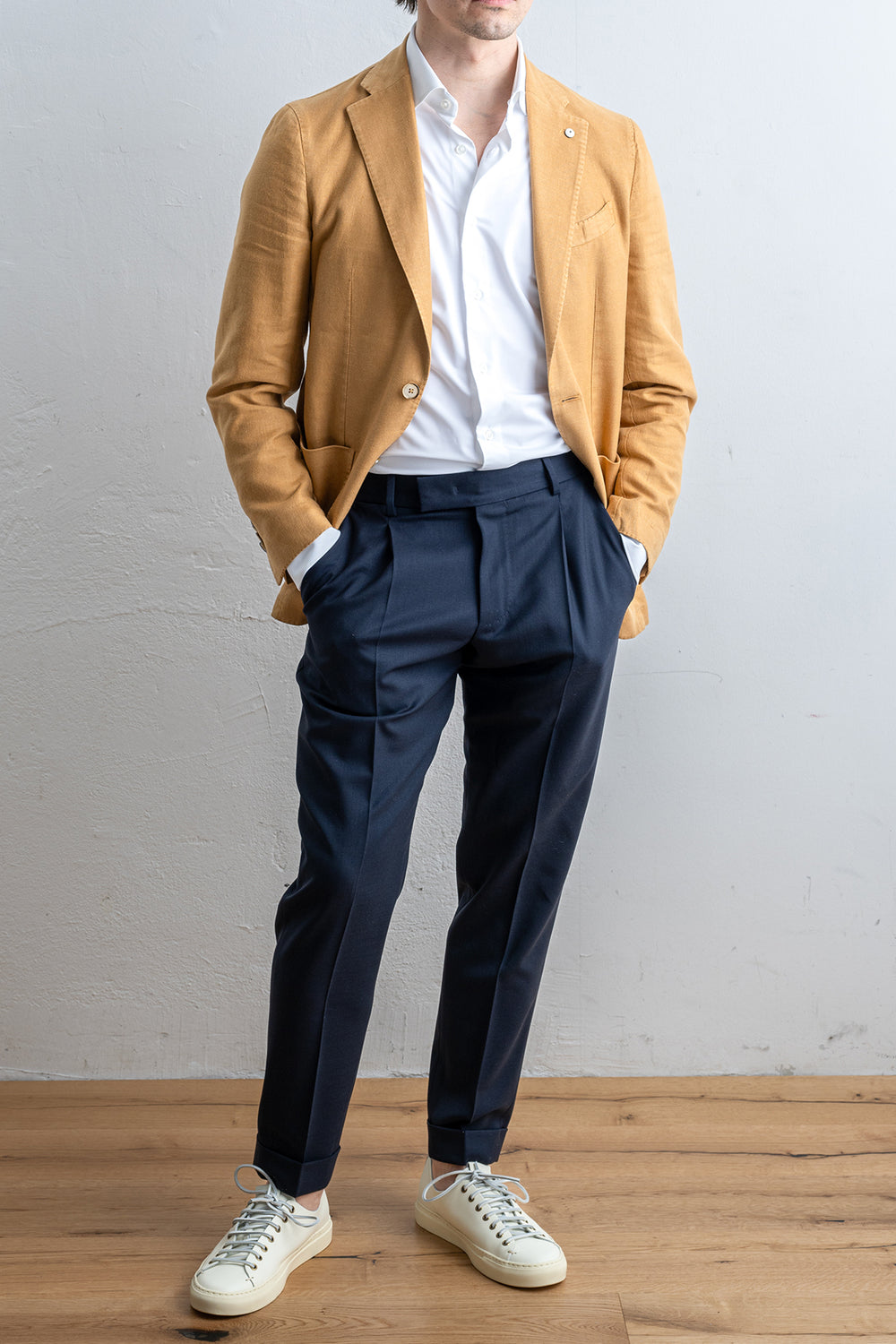 Linen Cotton Blazer Mustard – L.B.M. 1911, helbild framifrån på modell
