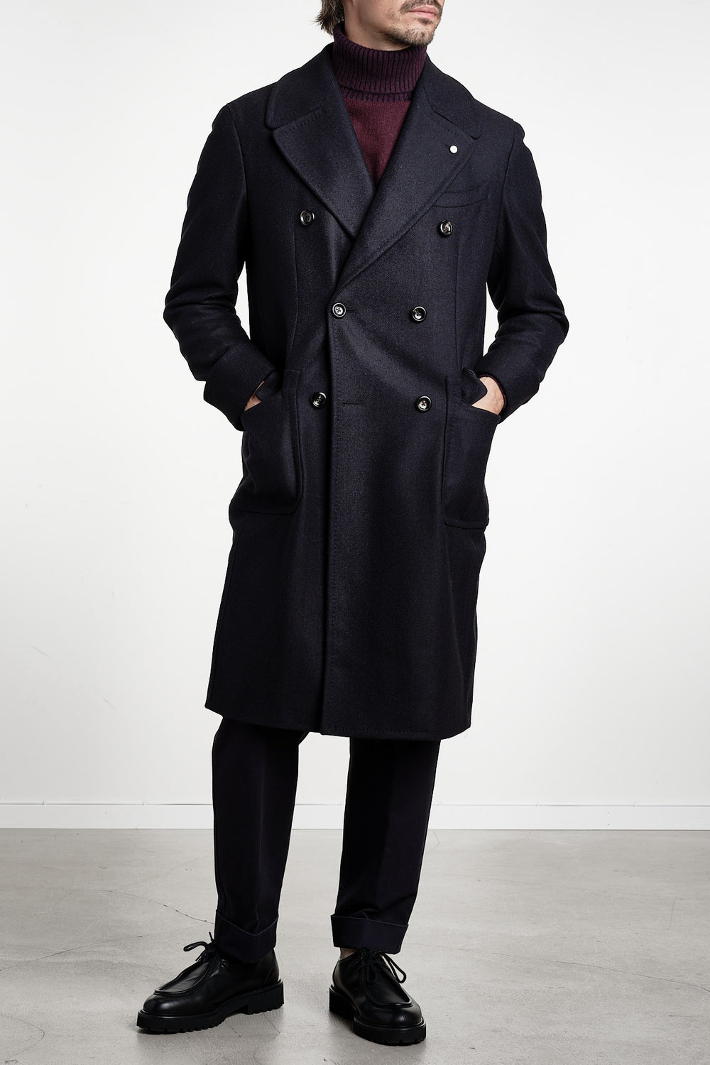 Wool Cashmere Double Breasted Coat Navy – Luigi Bianchi Mantova, helfigur framifrån