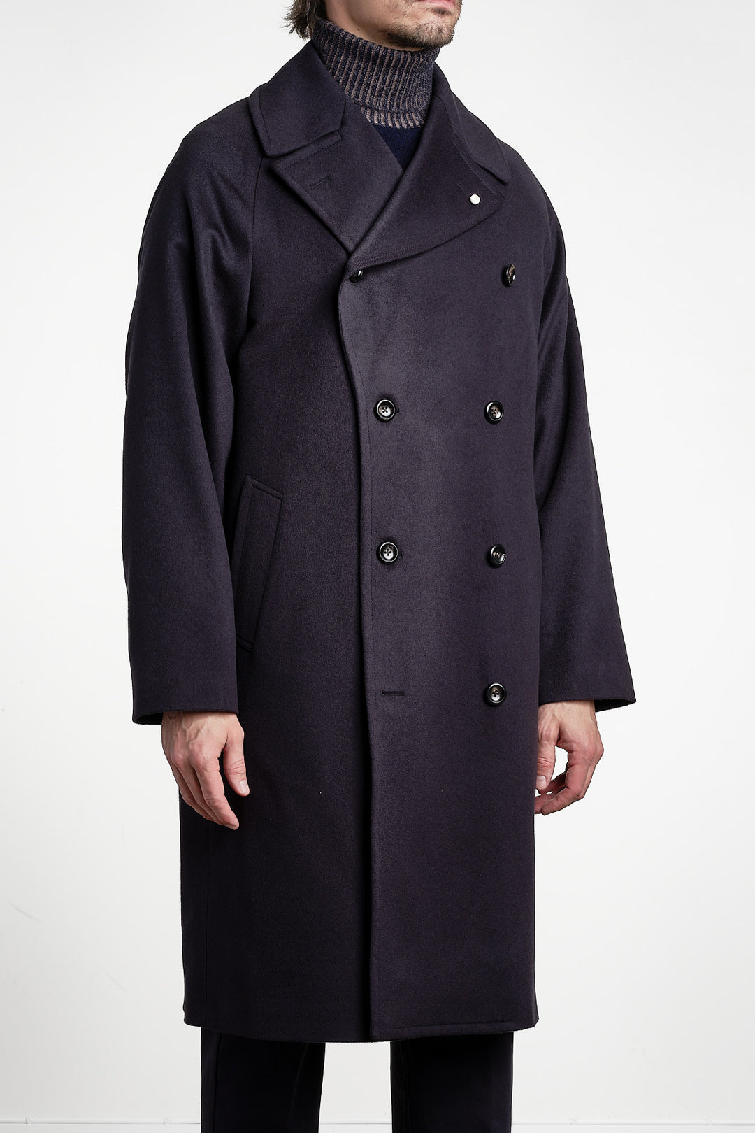 Wool Cashmere Oversized Raglan Coat Navy – Luigi Bianchi Mantova, snett framifrån