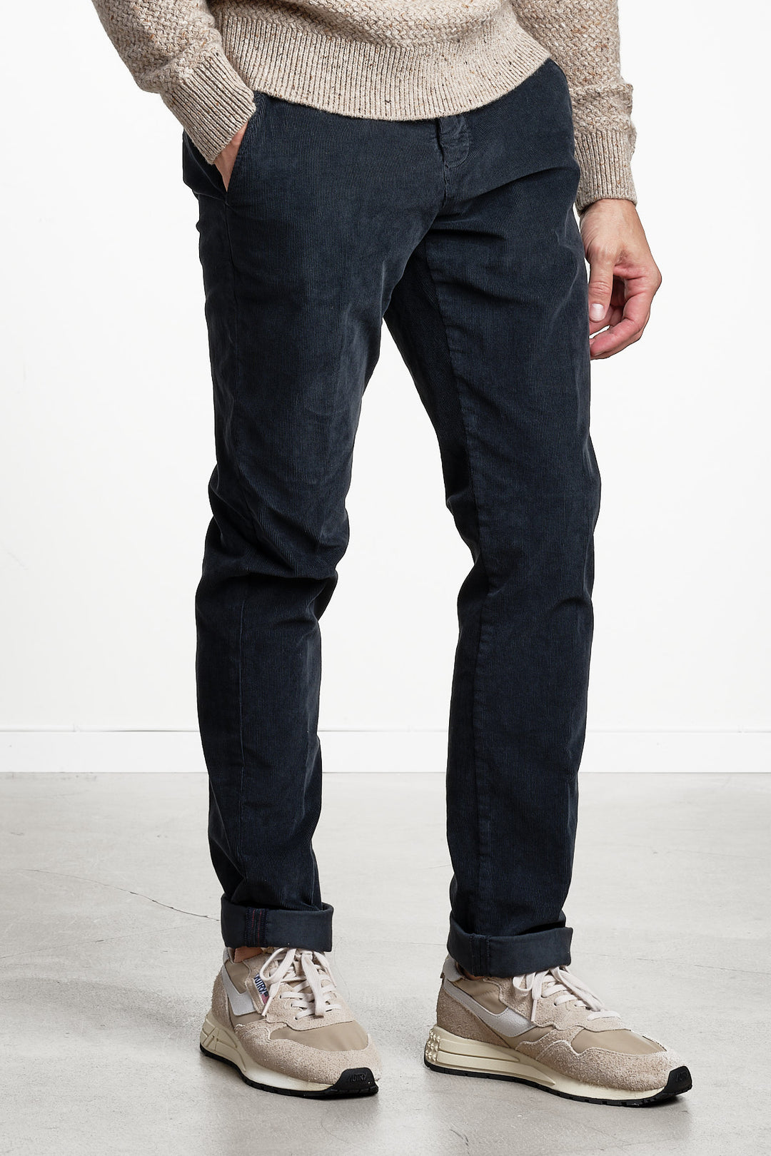 Torino Style Corduroy Trouser Blue/Black – MASON´S, snett framifrån