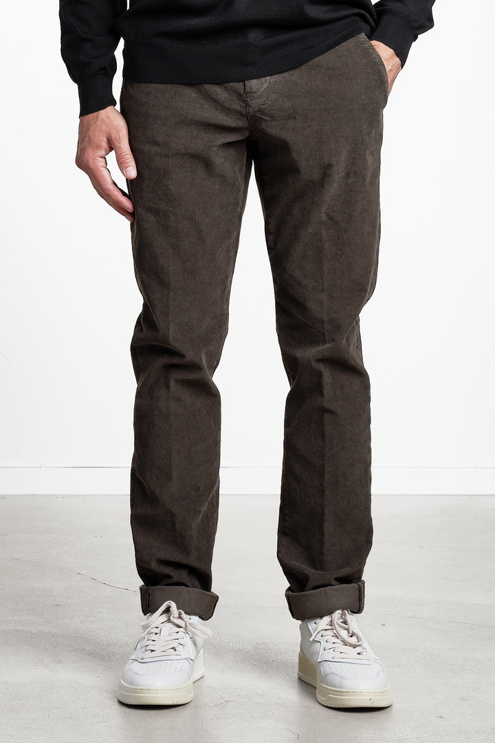 Torino Style Corduroy Trouser Mud – MASON´S, framifrån