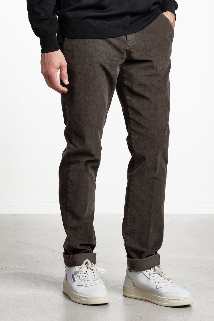 Torino Style Corduroy Trouser Mud – MASON´S, snett framifrån