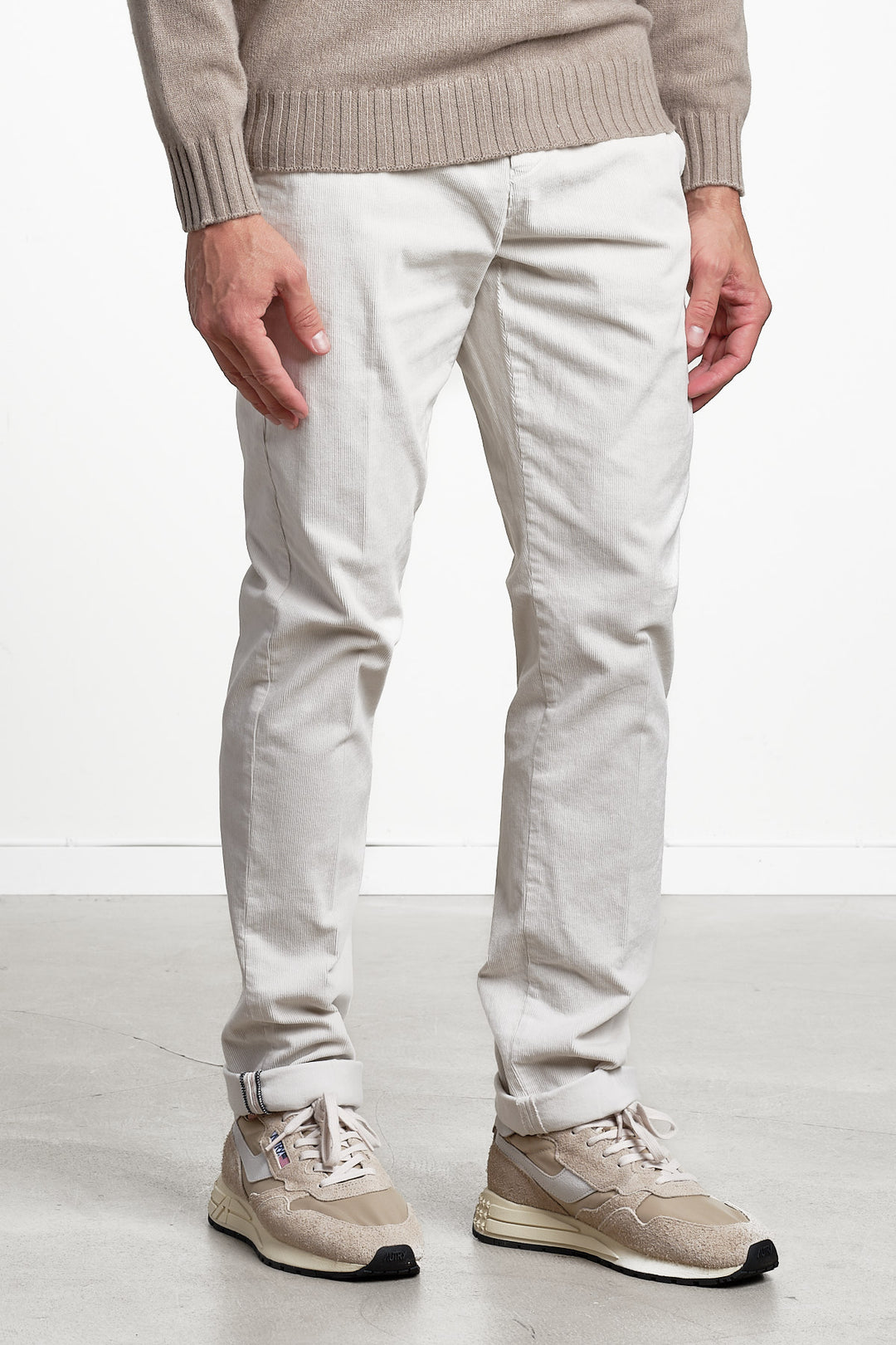 Torino Style Corduroy Trouser Offwhite – MASON´S, snett framifrån