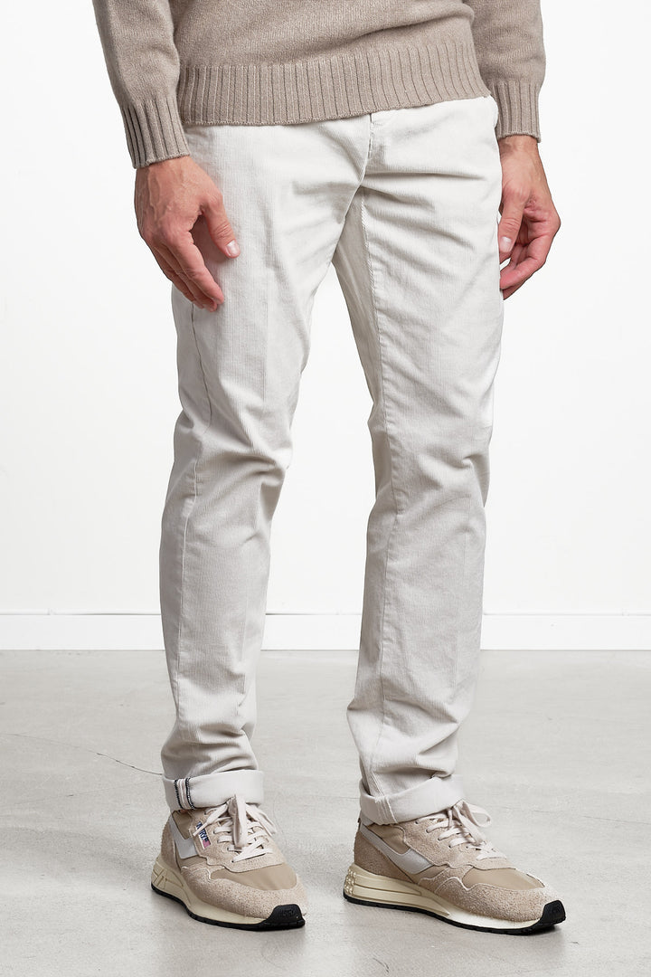Torino Style Corduroy Trouser Offwhite – MASON´S, snett framifrån