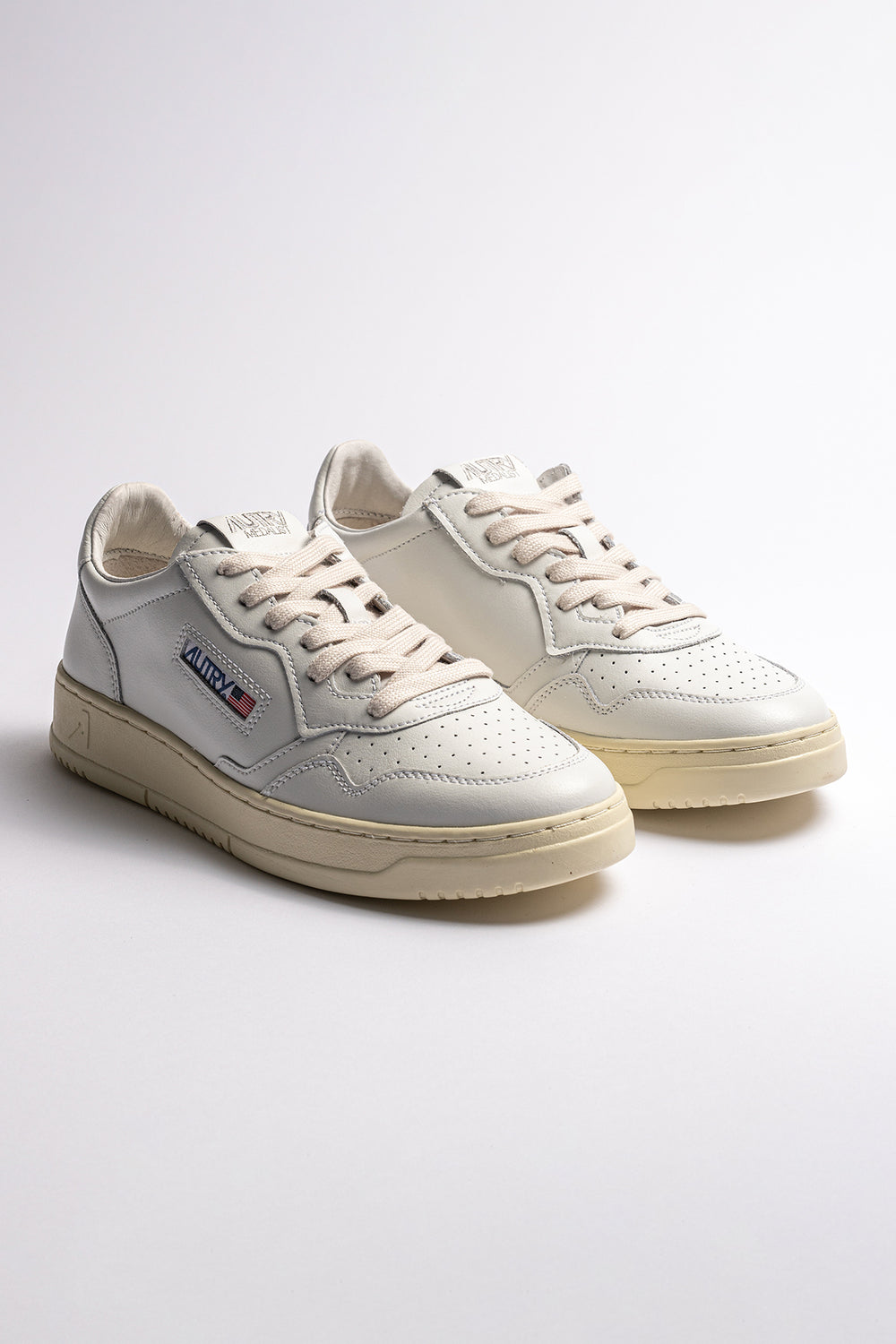MEDALIST LOW SNEAKER WHITE