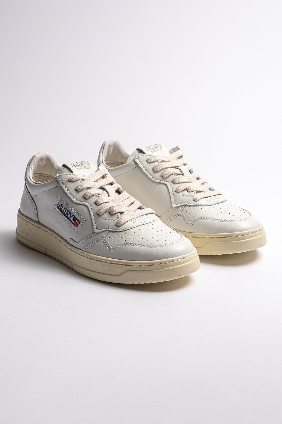 MEDALIST LOW SNEAKER WHITE