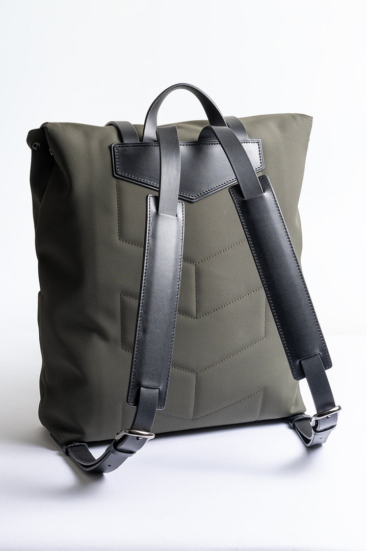 M/S BACKPACK SHELTER GREEN/BLACK