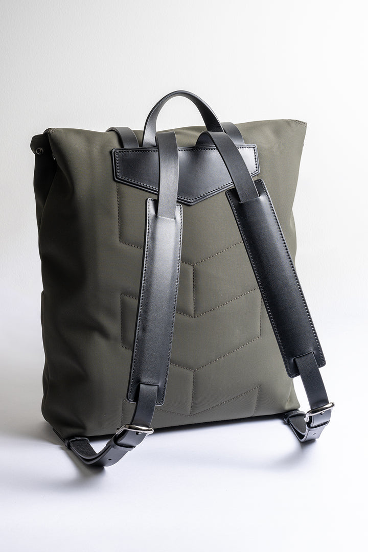 M/S BACKPACK SHELTER GREEN/BLACK