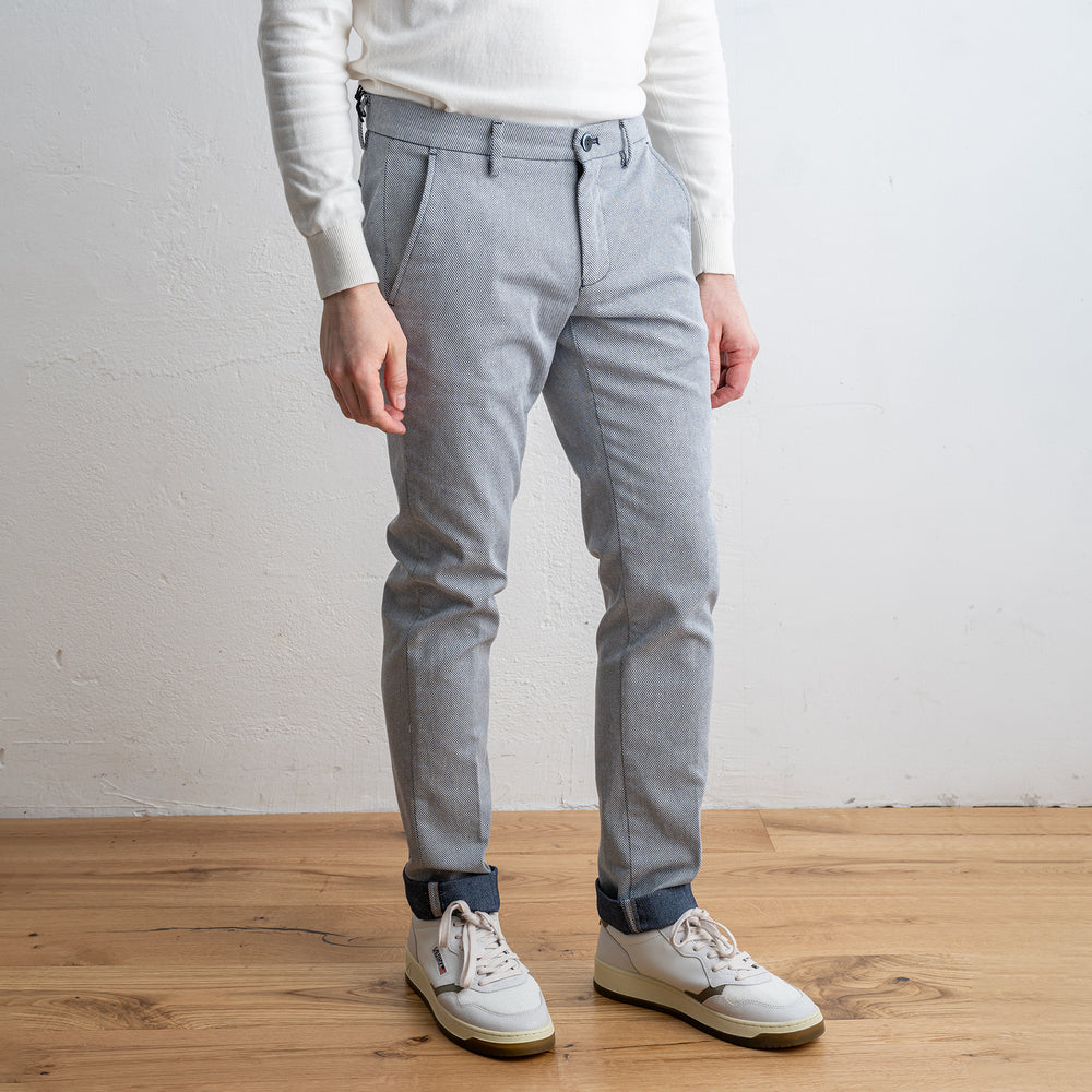 Torino Style Heavy Twill Trouser Blue – MASON´S, framifrån, helbild på modell, bild 4