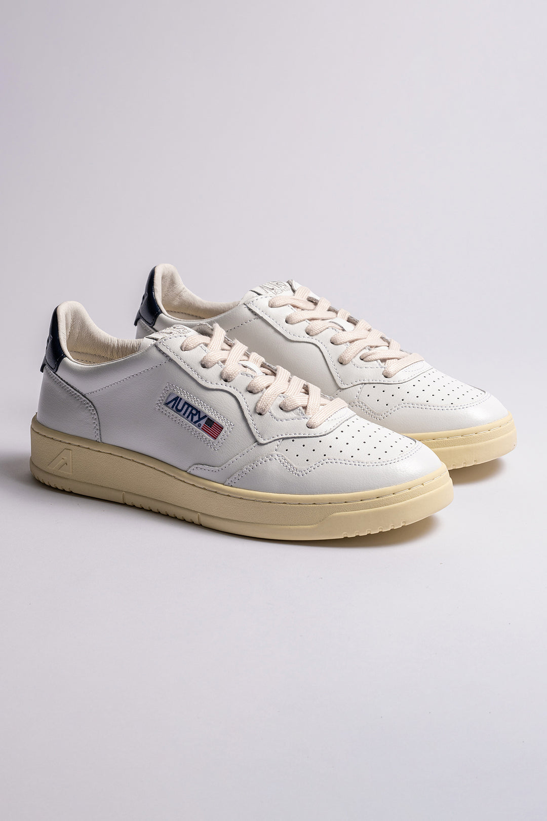 Medalist Leather Sneaker White/Dark Blue