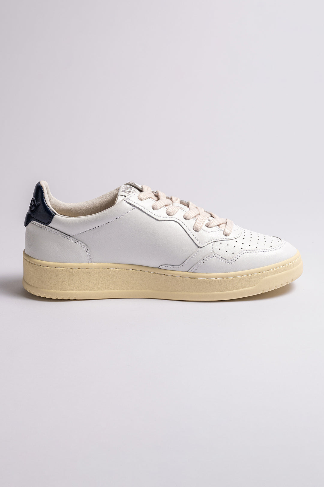 Medalist Leather Sneaker White/Dark Blue