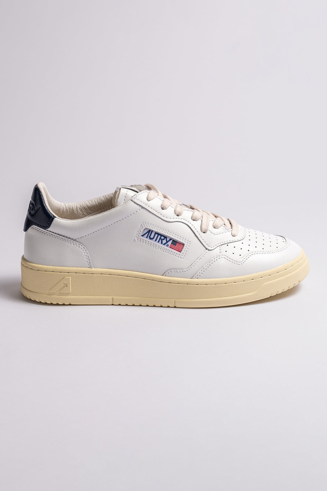 Medalist Leather Sneaker White/Dark Blue