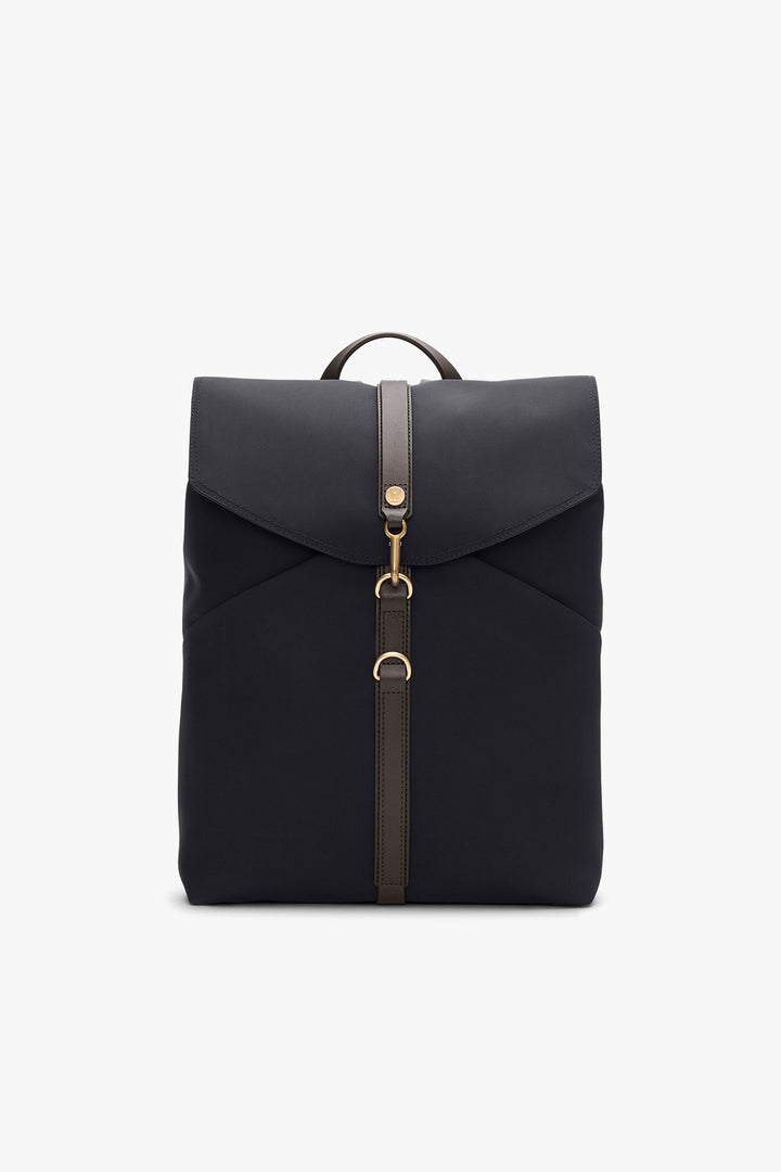 MS RUCKSACK Navy/Dark Brown – MISMO, framifrån