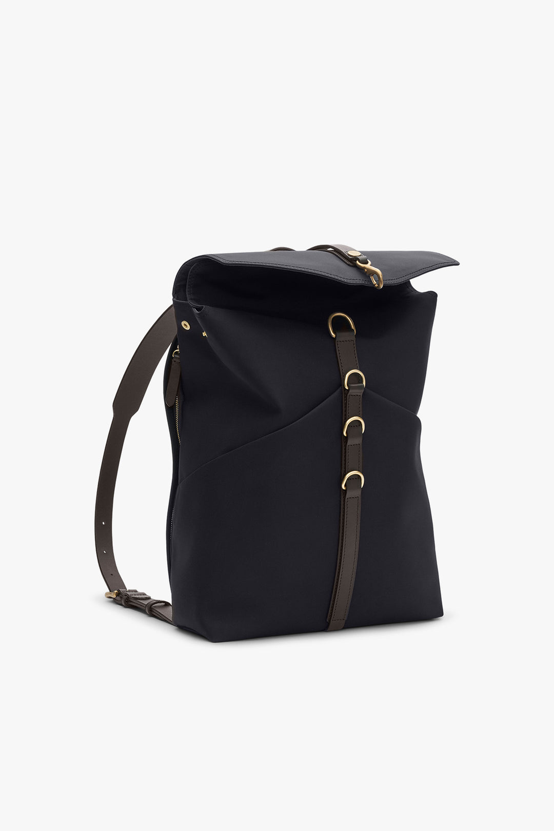 MS RUCKSACK Navy/Dark Brown – MISMO, snett framifrån