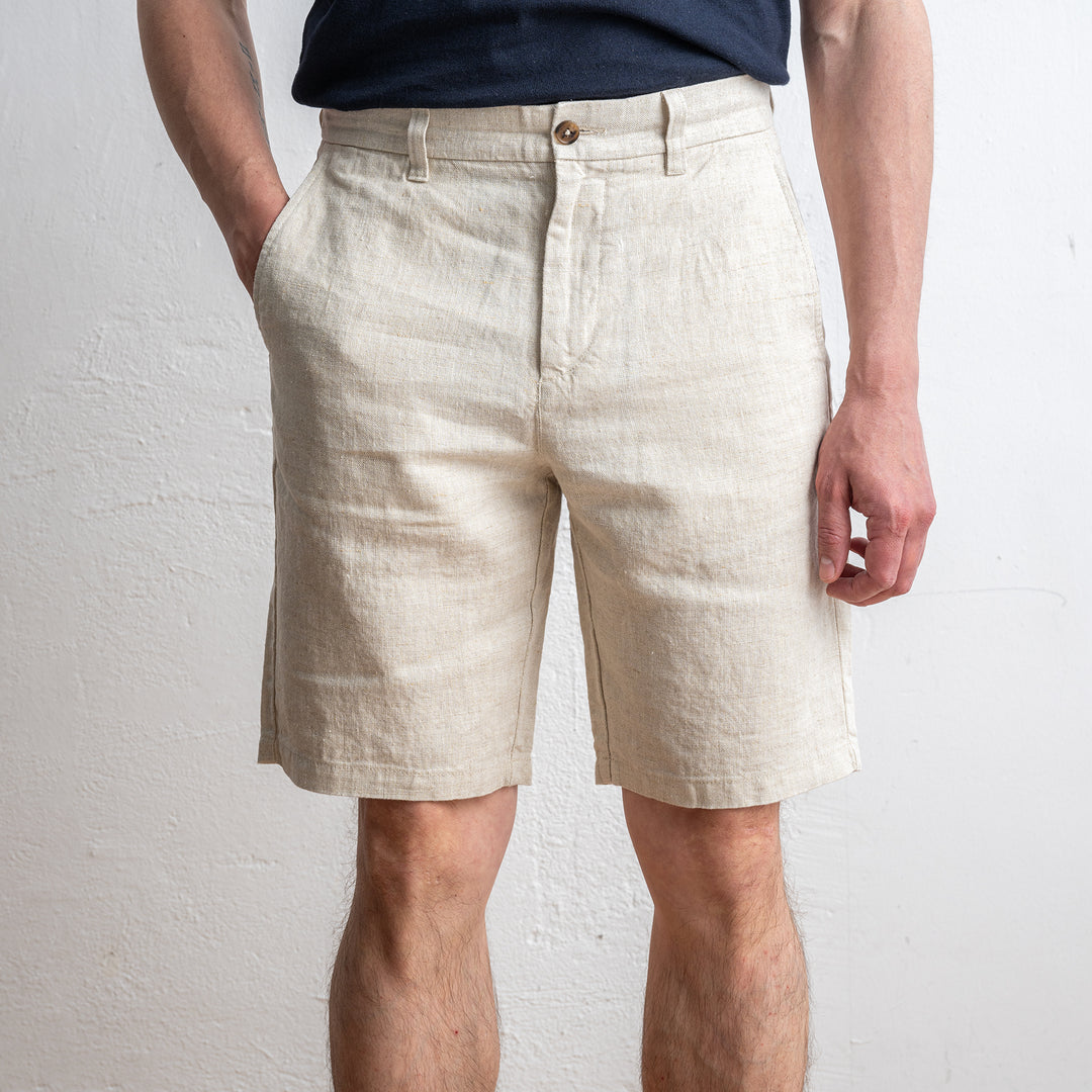 Beiga linneshorts från NN07
