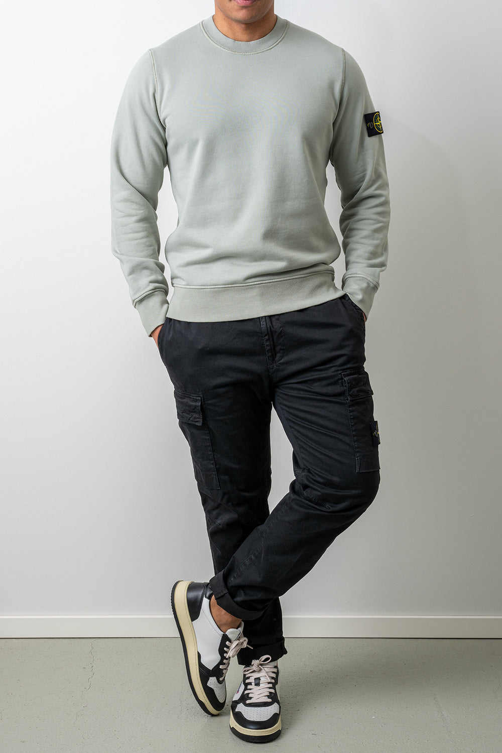 Organic Cotton Fleece Crewneck 6100060 SAGE – STONE ISLAND, helbild på modell framifrån