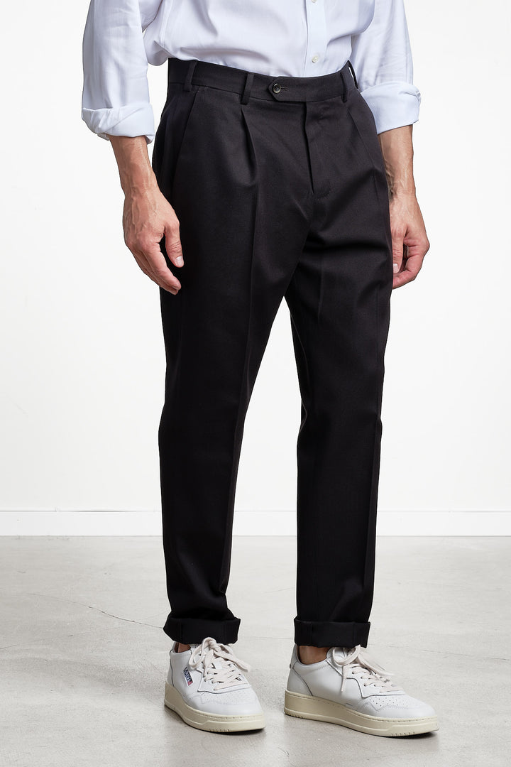Union One Pleat Wool Trouser Black – PT Torino, snett framifrån