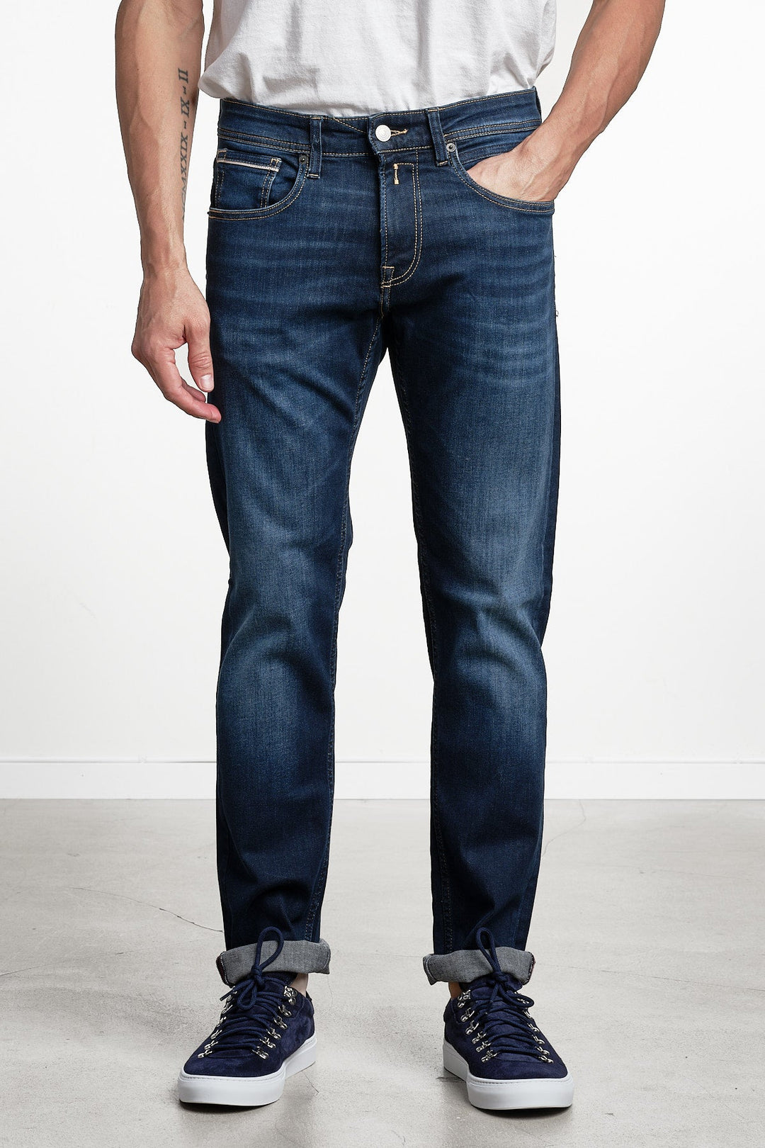 Grover Straight Fit Jeans Dark Blue MA972Z – REPLAY, framifrån