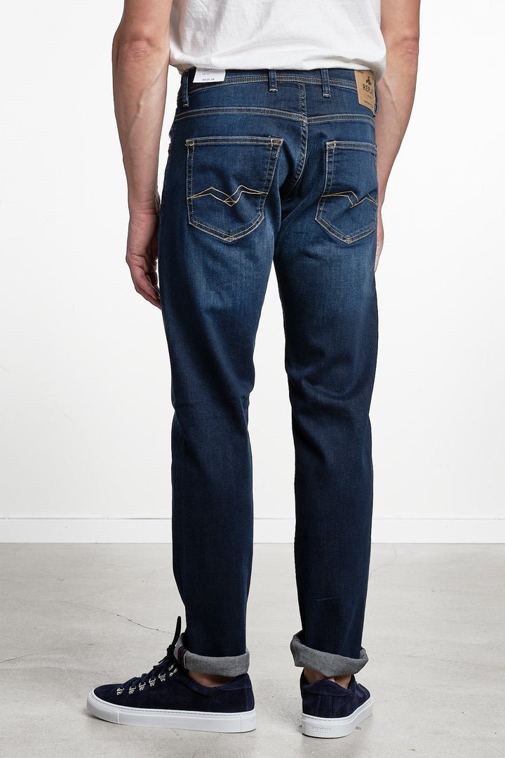 Grover Straight Fit Jeans Dark Blue MA972Z – REPLAY, bakifrån