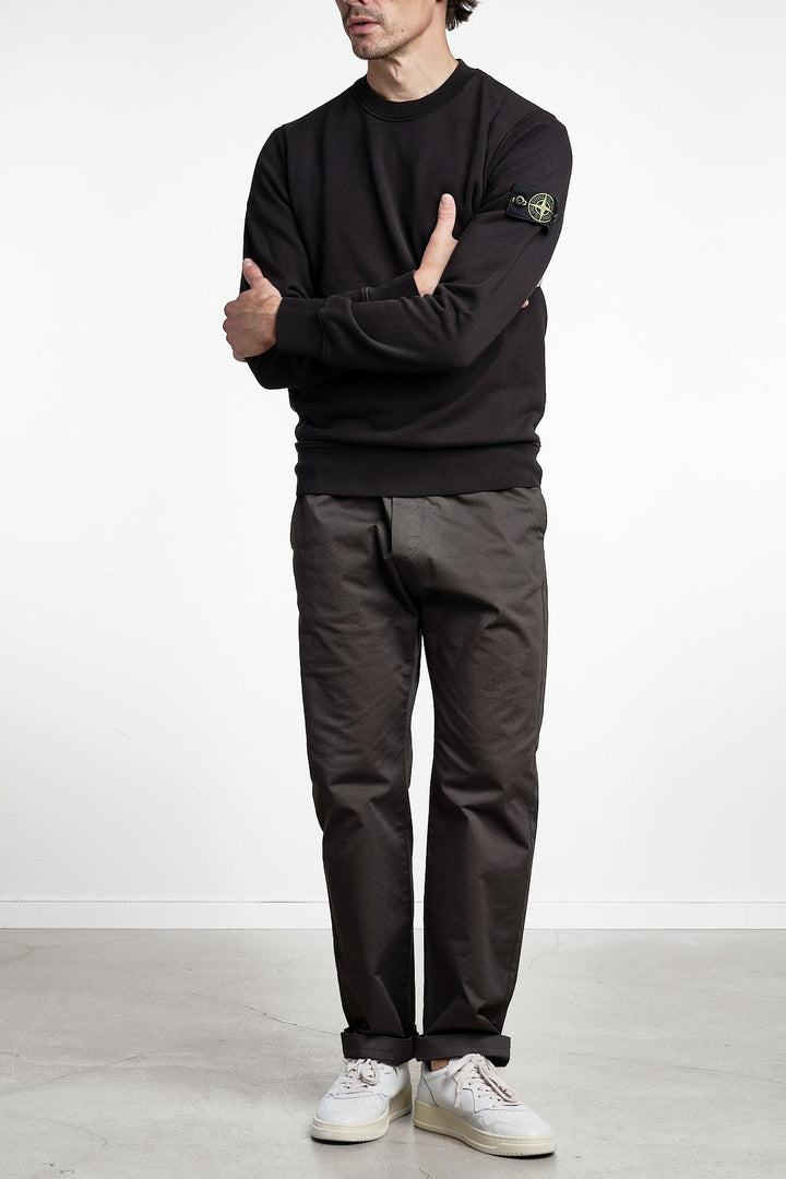 Garment Dyed Fleece Sweatshirt Black – Stone Island, closeup på materialet
