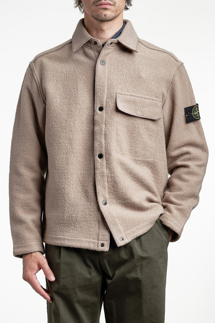 Micro Bouclé Overshirt Biscuit – STONE ISLAND, framifrån