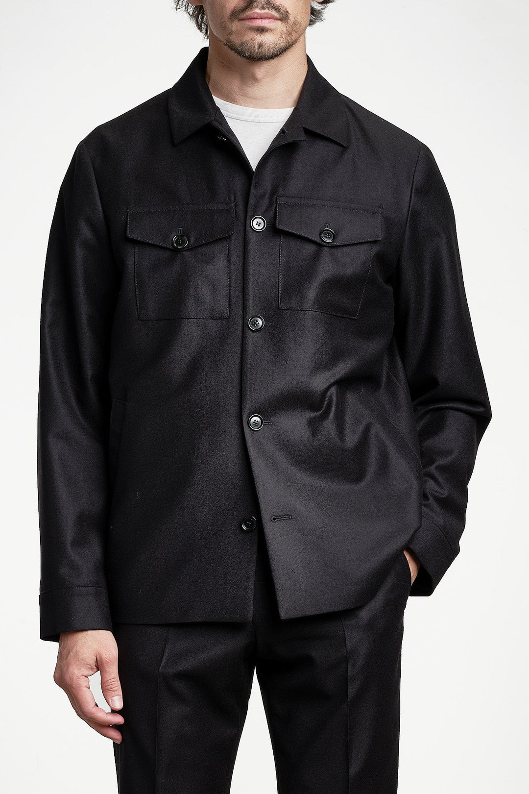 Rio Flannel Overshirt Black – STUDIO 73, framifrån