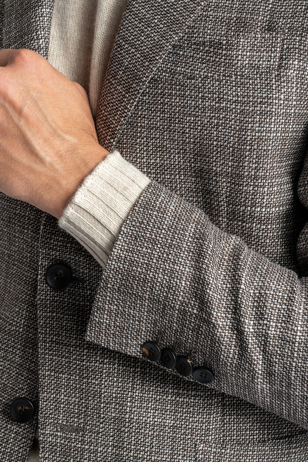 Single Breasted Wool Silk Blazer. Brown