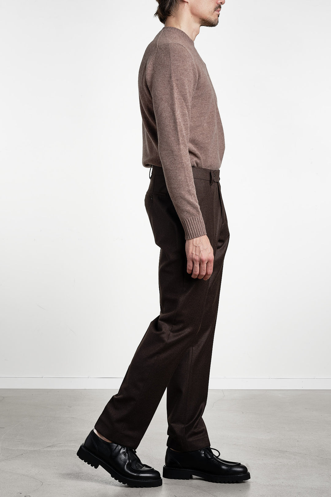 Pat Flannel Trouser Dark Brown – Studio 73, helfigur från sidan